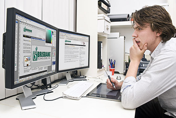 Perbedaan antara web designer web developer dan web master